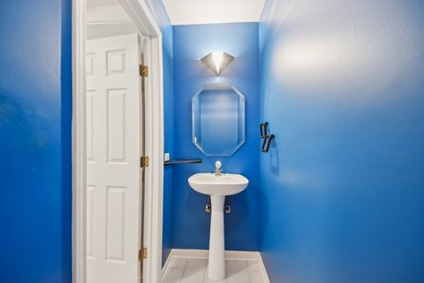 Tiny photo for 858 Old Checker Road, Buffalo Grove, IL 60089 (MLS # 12551394)