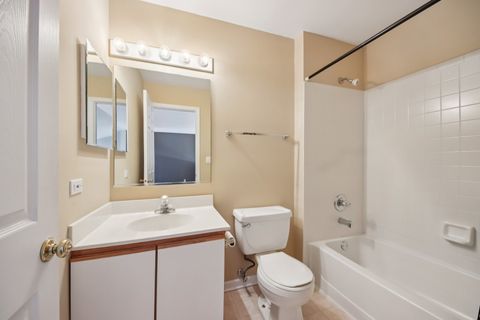 Tiny photo for 858 Old Checker Road, Buffalo Grove, IL 60089 (MLS # 12551394)