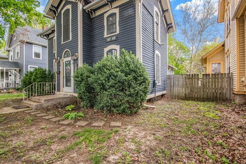 Tiny photo for 212 S 4th Street, Aurora, IL 60505 (MLS # 12627348)