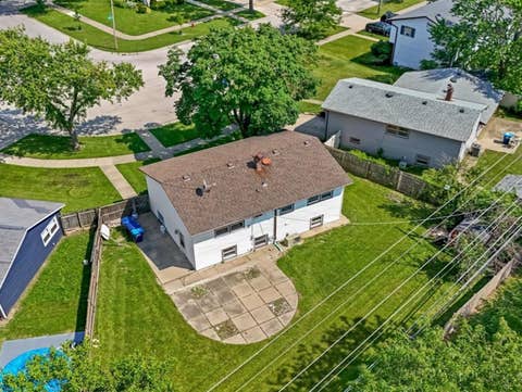 Tiny photo for 400 Lillian Lane, Des Plaines, IL 60016 (MLS # 12697591)