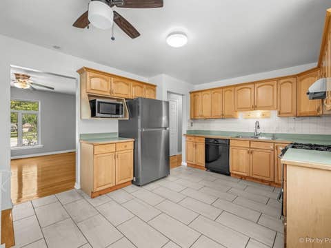 Tiny photo for 400 Lillian Lane, Des Plaines, IL 60016 (MLS # 12697591)