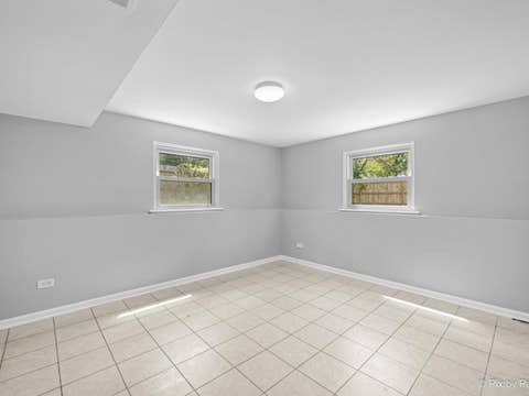 Tiny photo for 400 Lillian Lane, Des Plaines, IL 60016 (MLS # 12697591)