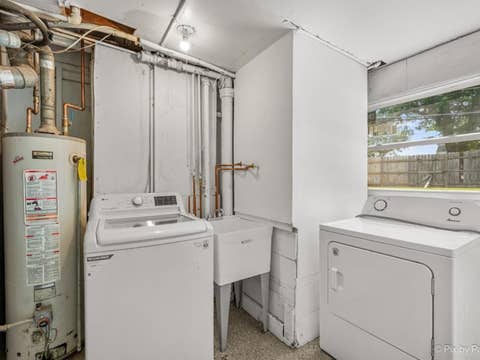 Tiny photo for 400 Lillian Lane, Des Plaines, IL 60016 (MLS # 12697591)