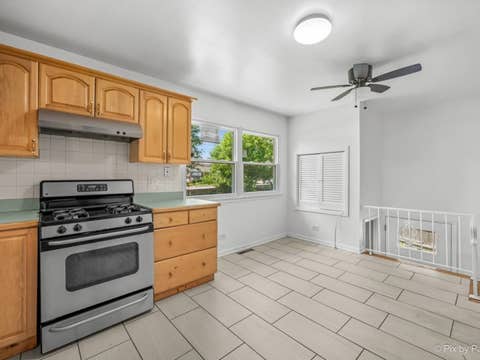 Tiny photo for 400 Lillian Lane, Des Plaines, IL 60016 (MLS # 12697591)