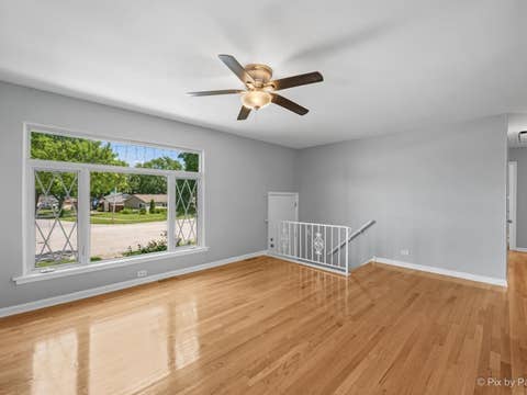 Tiny photo for 400 Lillian Lane, Des Plaines, IL 60016 (MLS # 12697591)