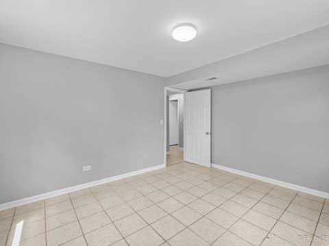 Tiny photo for 400 Lillian Lane, Des Plaines, IL 60016 (MLS # 12697591)