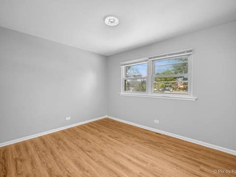 Tiny photo for 400 Lillian Lane, Des Plaines, IL 60016 (MLS # 12697591)