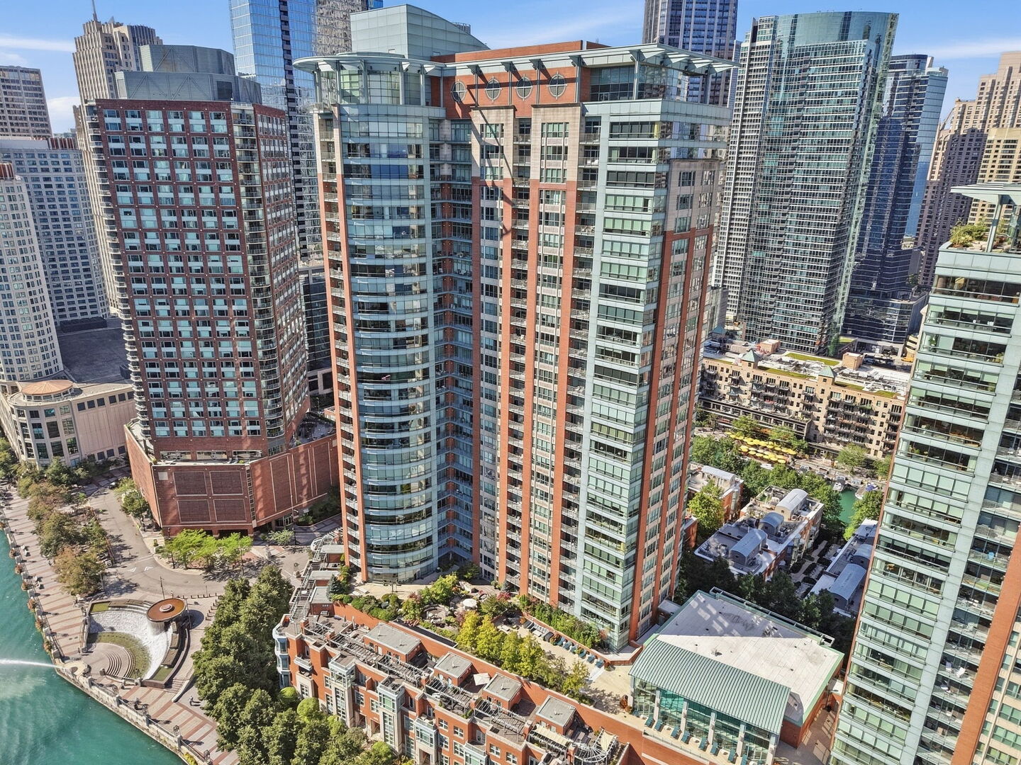415 E North Water Street 2805