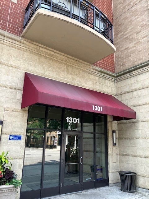 1301 W Madison Street 211