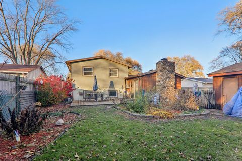 Tiny photo for 18637 W Karen Lane, Gurnee, IL 60031 (MLS # 12585261)
