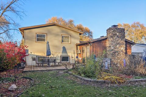 Tiny photo for 18637 W Karen Lane, Gurnee, IL 60031 (MLS # 12585261)