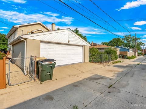 Tiny photo for 8224 N Oleander Avenue, Niles, IL 60714 (MLS # 12718650)