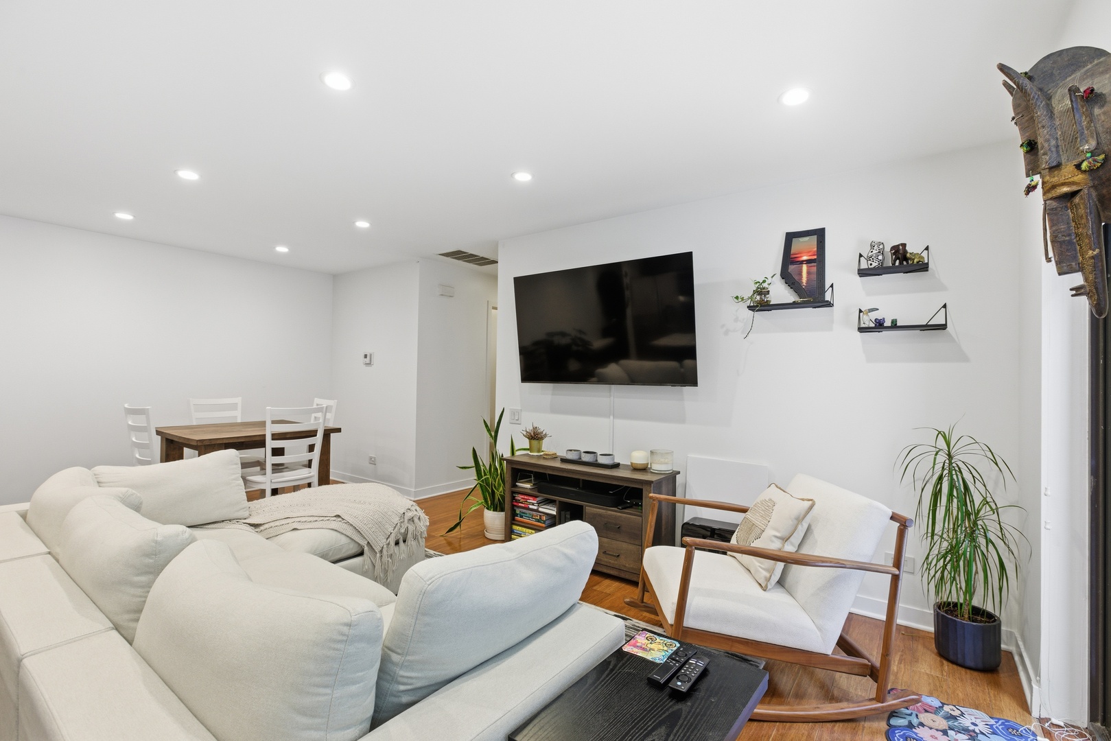 222 S Racine Avenue 402