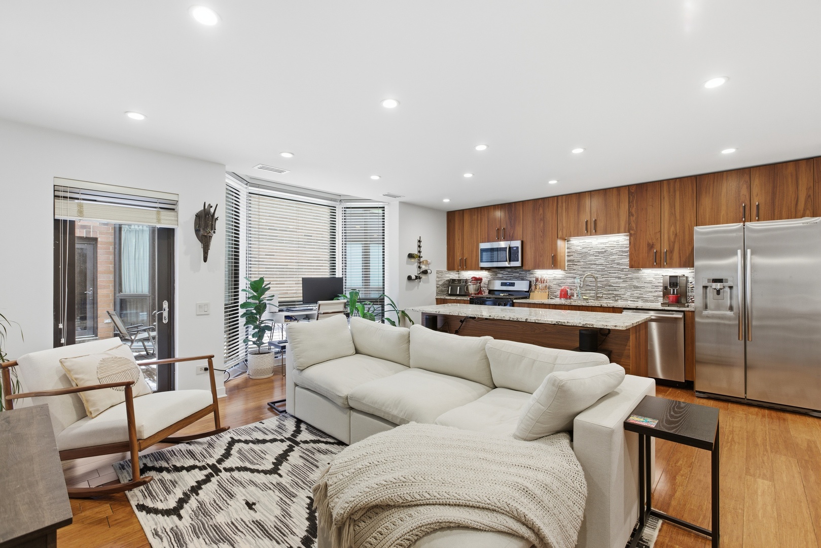 222 S Racine Avenue 402