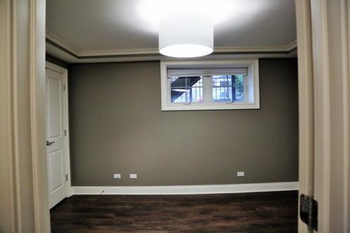 2305 W Waveland Avenue 1E