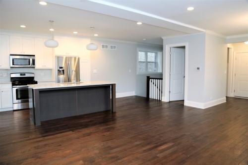 2305 W Waveland Avenue 1E