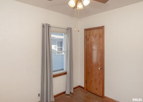 Tiny photo for 1605 34TH Street, Moline, IL 61265 (MLS # QC4269452)