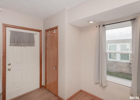 Tiny photo for 1605 34TH Street, Moline, IL 61265 (MLS # QC4269452)