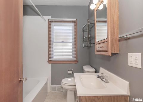 Tiny photo for 1605 34TH Street, Moline, IL 61265 (MLS # QC4269452)