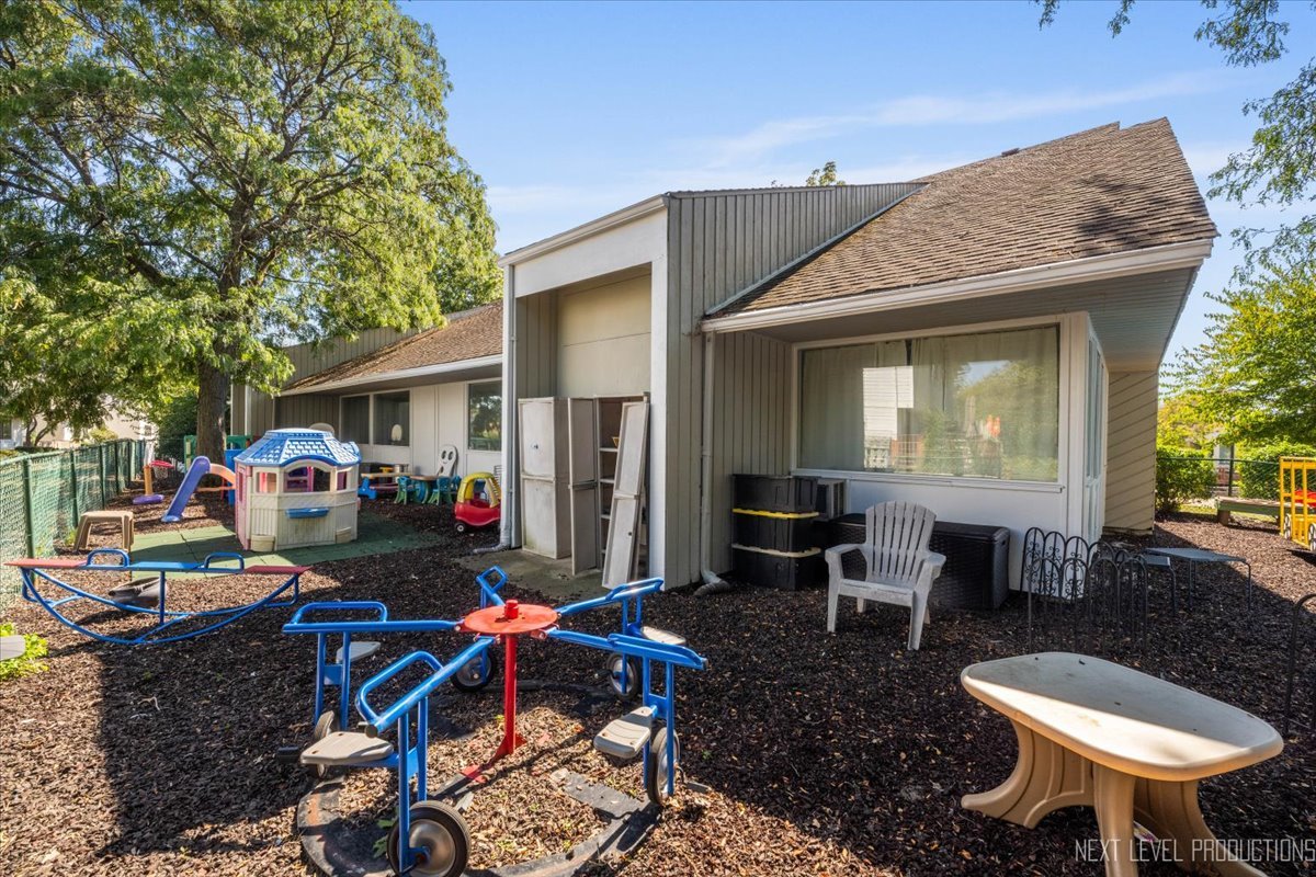 6953 Woodridge Drive