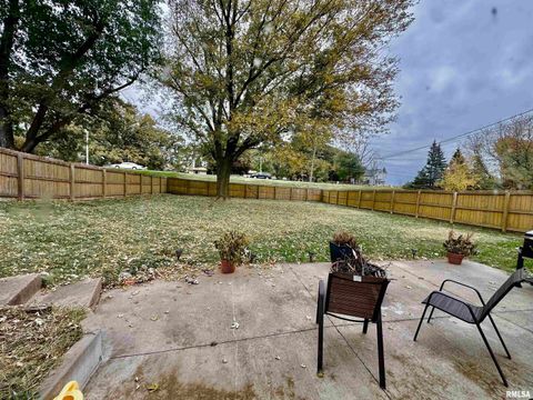 Tiny photo for 7 VISTA Court, Davenport, IA 52806 (MLS # QC4268808)