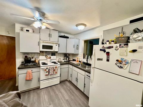 Tiny photo for 7 VISTA Court, Davenport, IA 52806 (MLS # QC4268808)