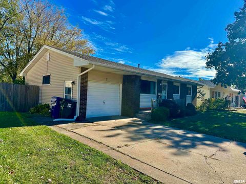 Tiny photo for 7 VISTA Court, Davenport, IA 52806 (MLS # QC4268808)