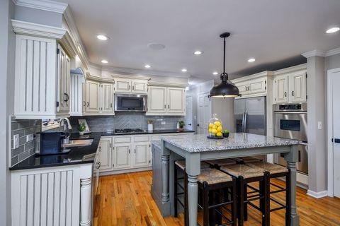 Tiny photo for 1206 Beckman Lane, Batavia, IL 60510 (MLS # 12484188)