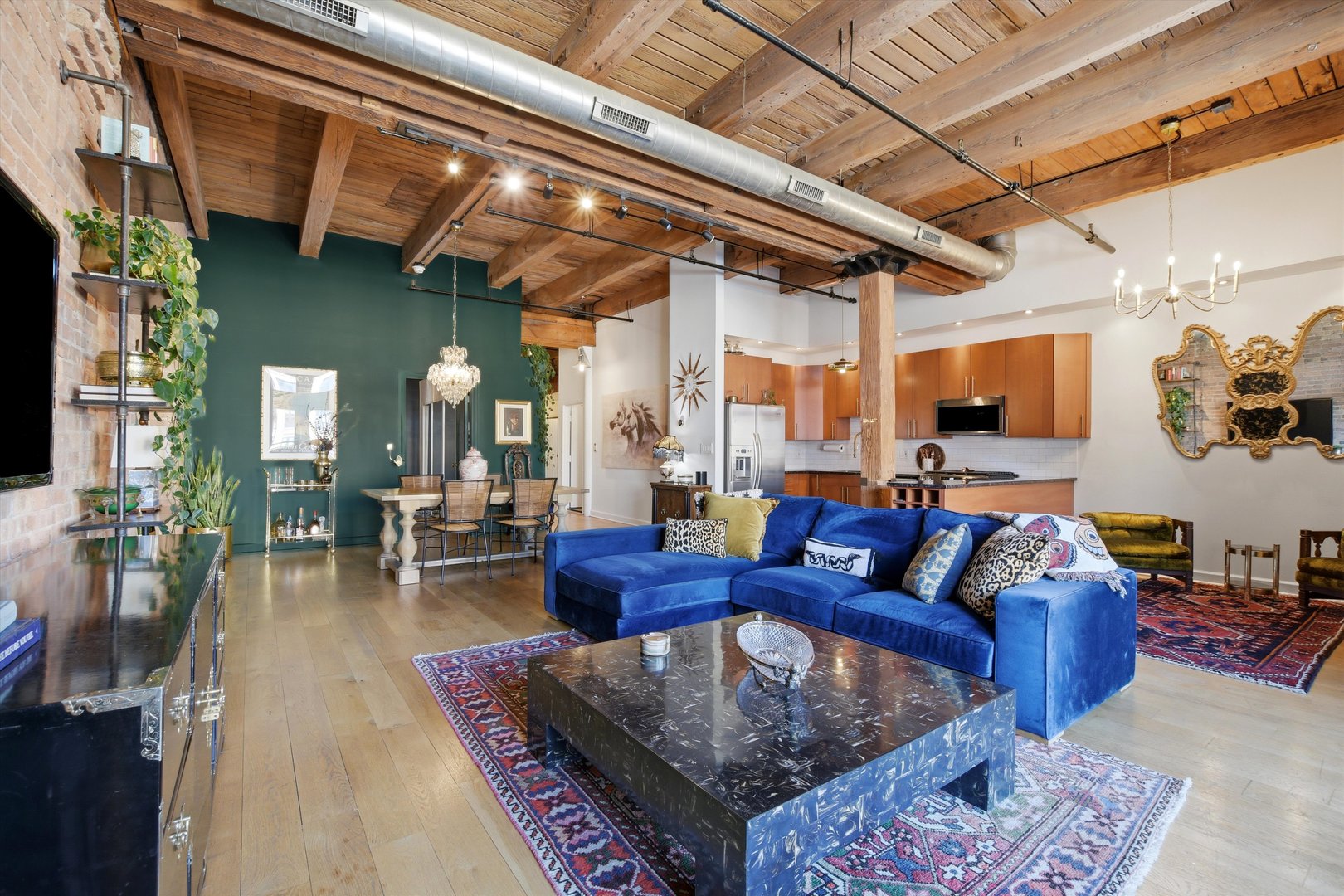 400 S GREEN Street 409