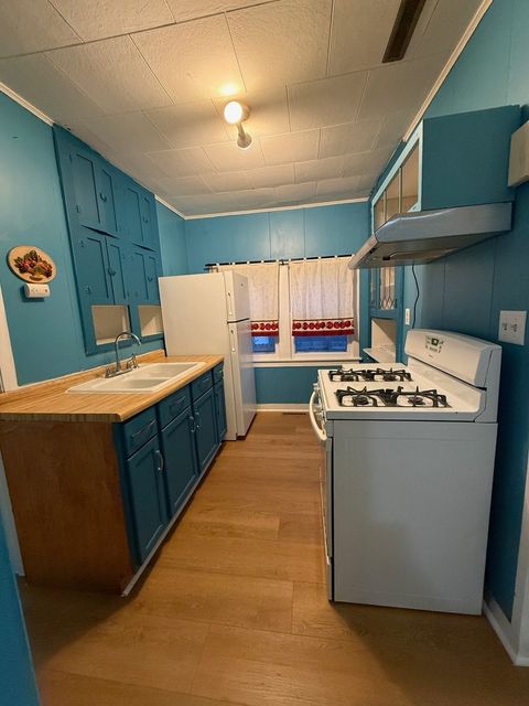 Tiny photo for 413 1/2 S Park Street, Kewanee, IL 61443 (MLS # 12622779)