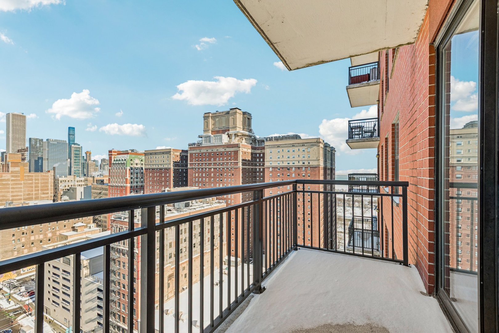 41 E 8th Street 2207