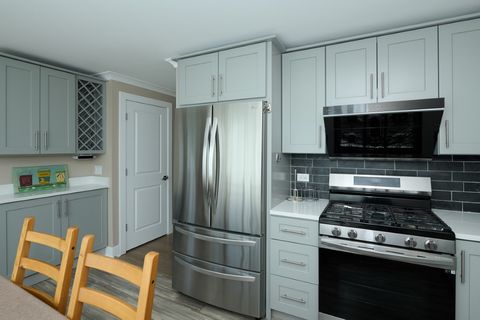 Tiny photo for 926 N Boxwood Drive #B, Mount Prospect, IL 60056 (MLS # 12626271)