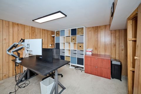 Tiny photo for 926 N Boxwood Drive #B, Mount Prospect, IL 60056 (MLS # 12626271)