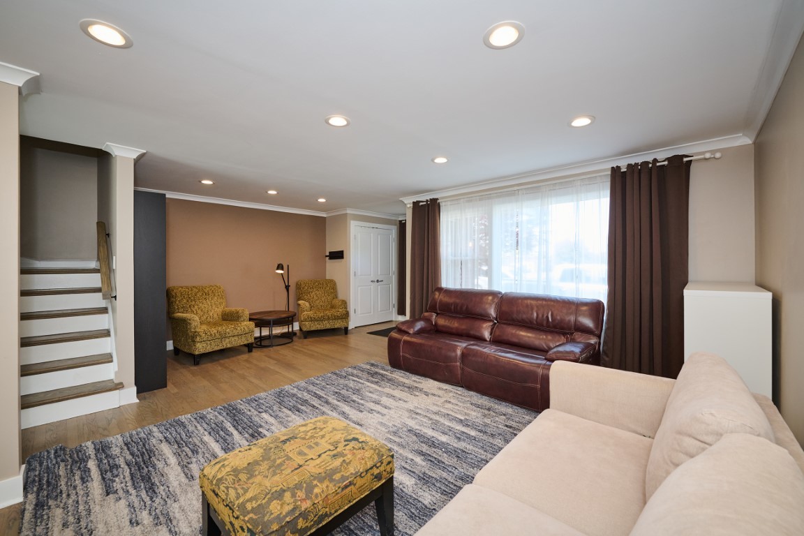 926 N Boxwood Drive B