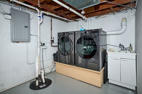 Tiny photo for 926 N Boxwood Drive #B, Mount Prospect, IL 60056 (MLS # 12626271)