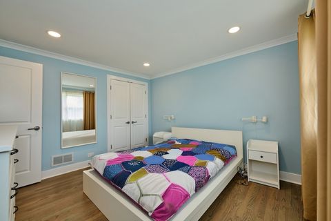 Tiny photo for 926 N Boxwood Drive #B, Mount Prospect, IL 60056 (MLS # 12626271)