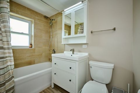 Tiny photo for 926 N Boxwood Drive #B, Mount Prospect, IL 60056 (MLS # 12626271)