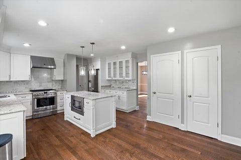 Tiny photo for 1203 Claridge Drive, Libertyville, IL 60048 (MLS # 12720273)