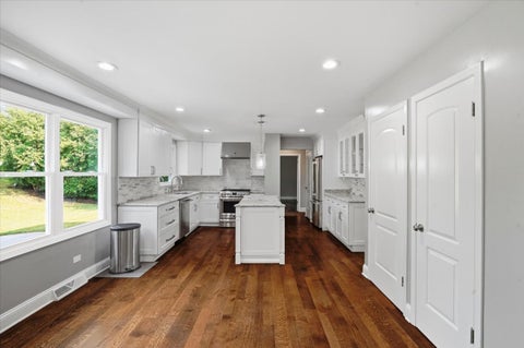 Tiny photo for 1203 Claridge Drive, Libertyville, IL 60048 (MLS # 12720273)