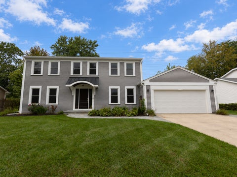 Photo of 1203 Claridge Drive, Libertyville, IL 60048 (MLS # 12720273)
