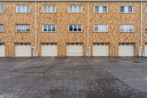 Tiny photo for 10221 S Komensky Avenue #1E, Oak Lawn, IL 60453 (MLS # 12618264)