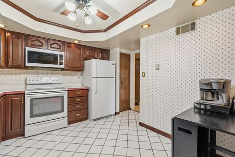 Tiny photo for 10221 S Komensky Avenue #1E, Oak Lawn, IL 60453 (MLS # 12618264)