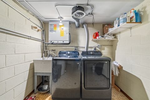 Tiny photo for 10221 S Komensky Avenue #1E, Oak Lawn, IL 60453 (MLS # 12618264)