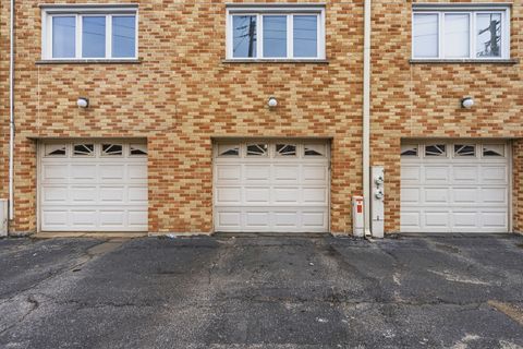 Tiny photo for 10221 S Komensky Avenue #1E, Oak Lawn, IL 60453 (MLS # 12618264)