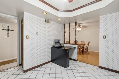 Tiny photo for 10221 S Komensky Avenue #1E, Oak Lawn, IL 60453 (MLS # 12618264)