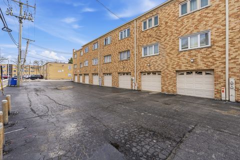 Tiny photo for 10221 S Komensky Avenue #1E, Oak Lawn, IL 60453 (MLS # 12618264)