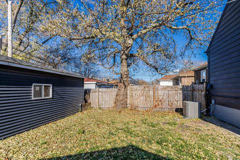 Tiny photo for 8246 S Woodlawn Avenue, Chicago, IL 60619 (MLS # 12519837)