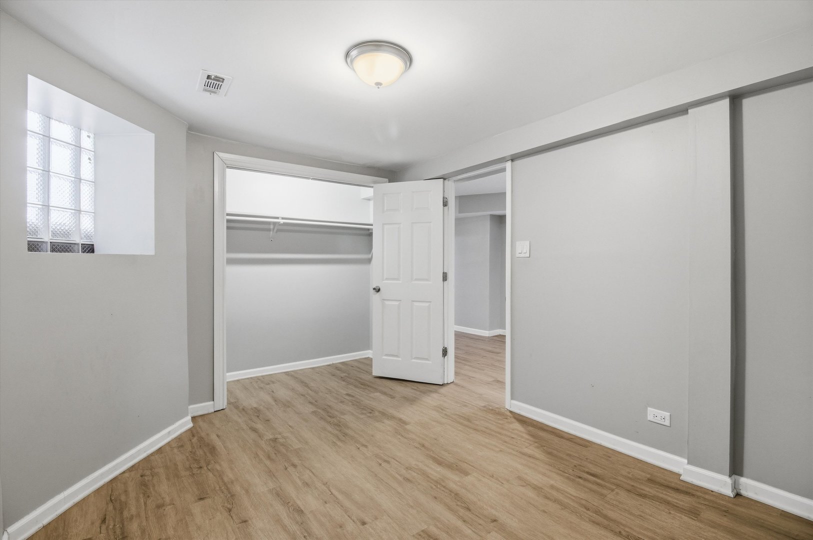 4245 W Monroe Street