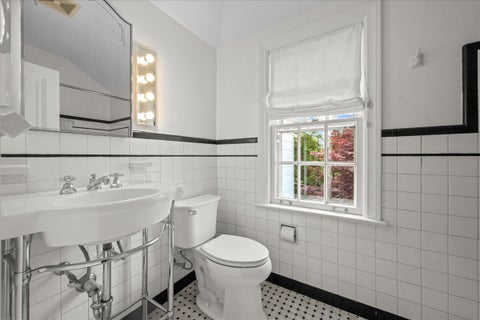Tiny photo for 1943 Greenwood Avenue, Wilmette, IL 60091 (MLS # 12645820)