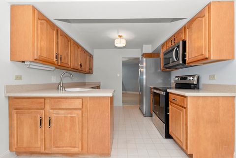 Tiny photo for 7920 W Lakeview Court #2B, Palos Heights, IL 60463 (MLS # 12270959)
